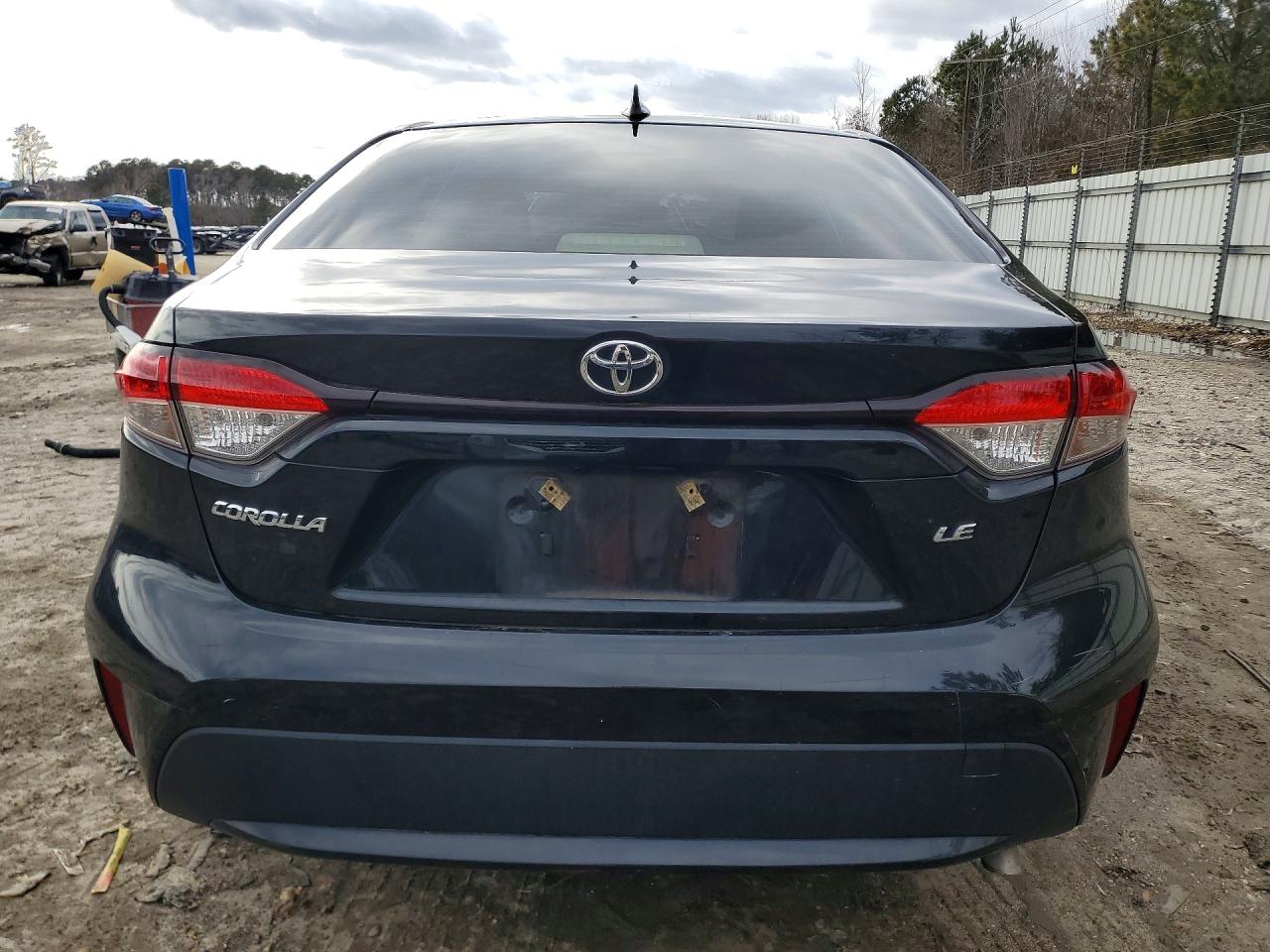 2021 TOYOTA COROLLA LE photo 6