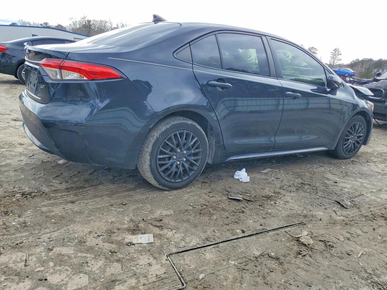 2021 TOYOTA COROLLA LE photo 3