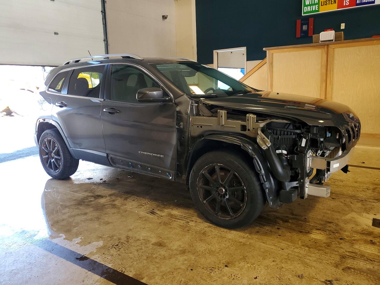 2019 JEEP CHEROKEE LIMITED photo 4