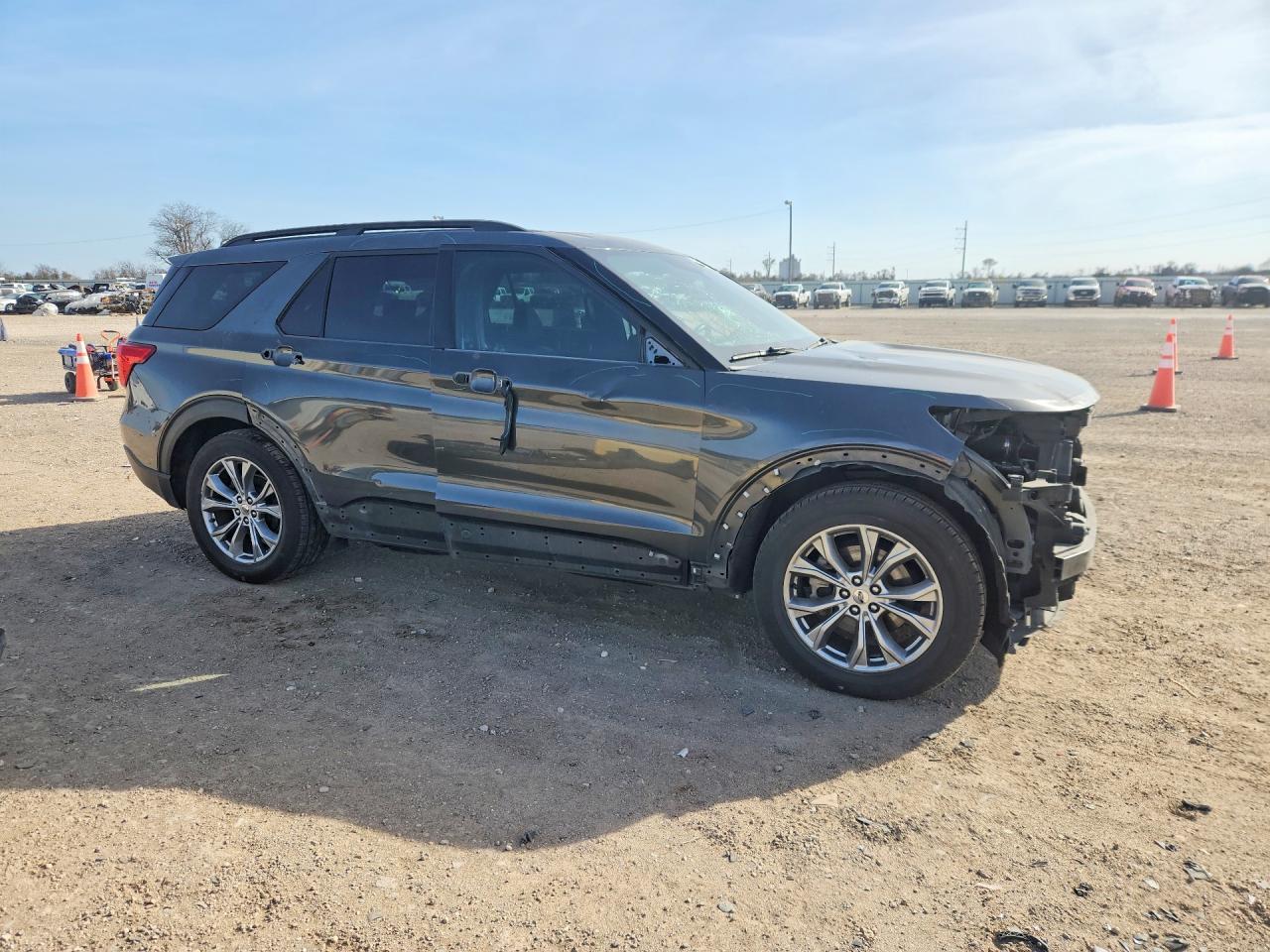 2020 FORD EXPLORER XLT photo 10