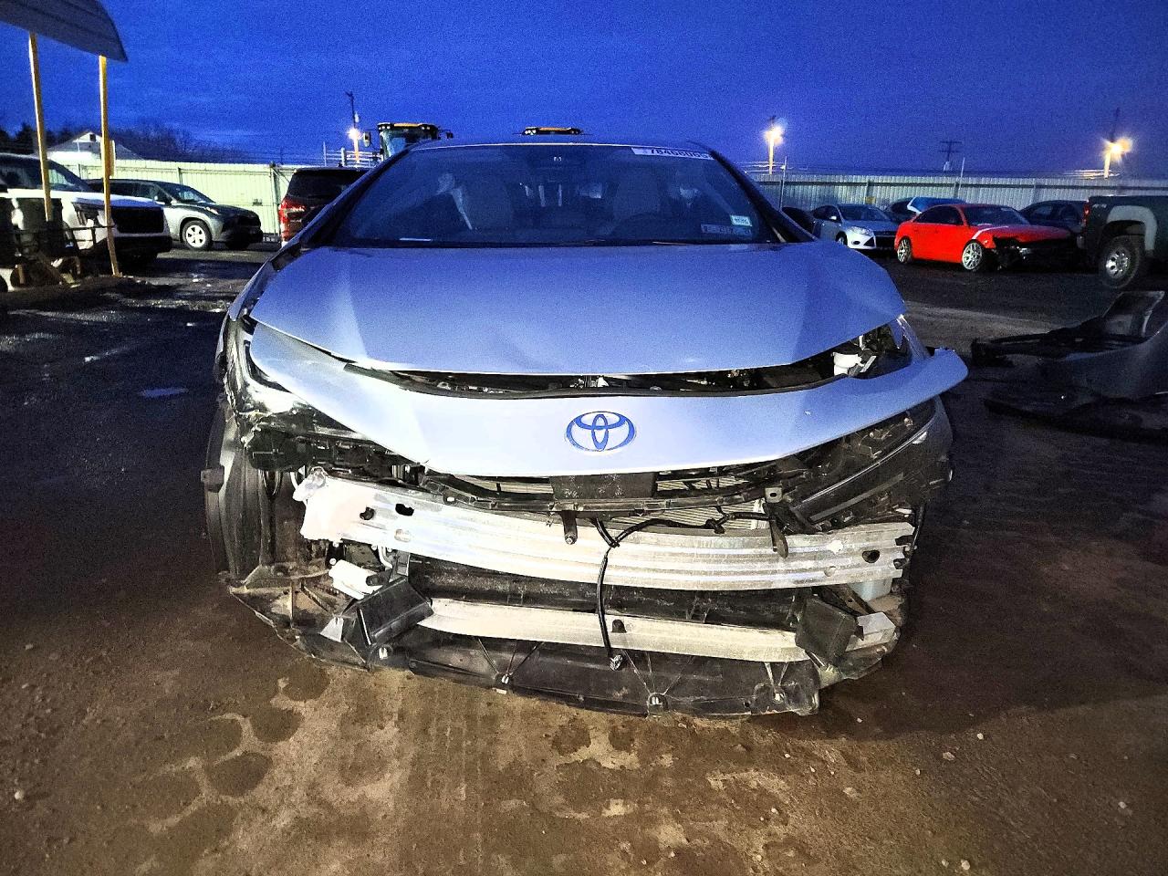2025 TOYOTA PRIUS LE photo 9