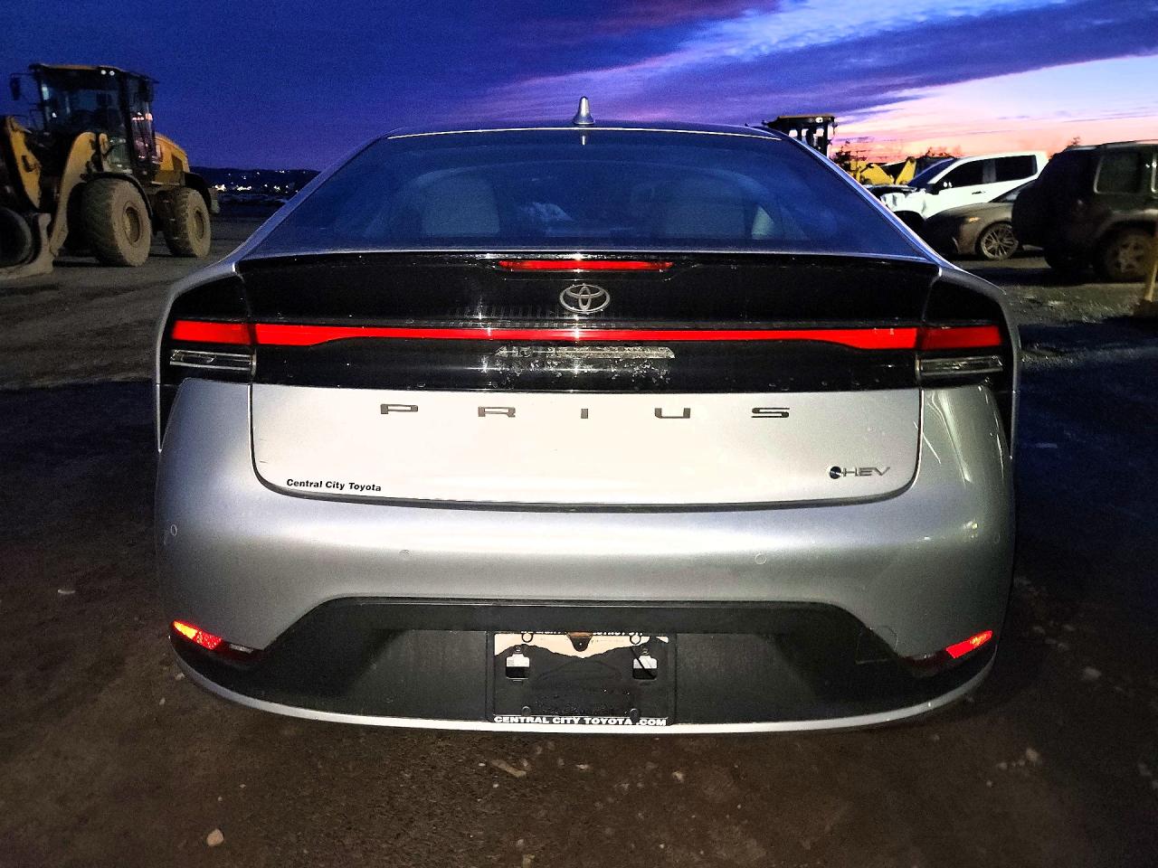 2025 TOYOTA PRIUS LE photo 11