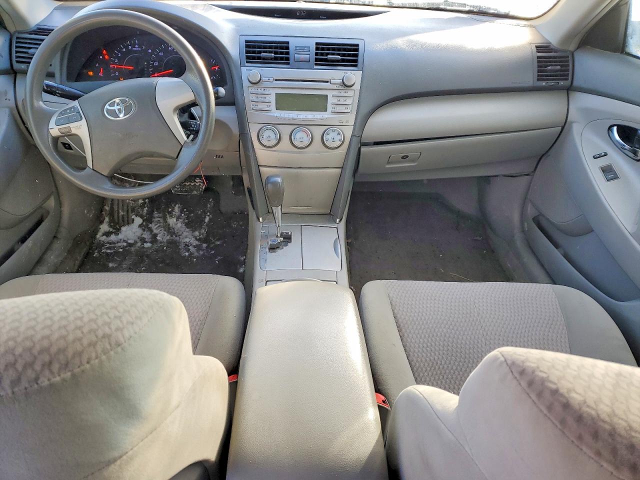 2011 TOYOTA CAMRY BASE photo 8