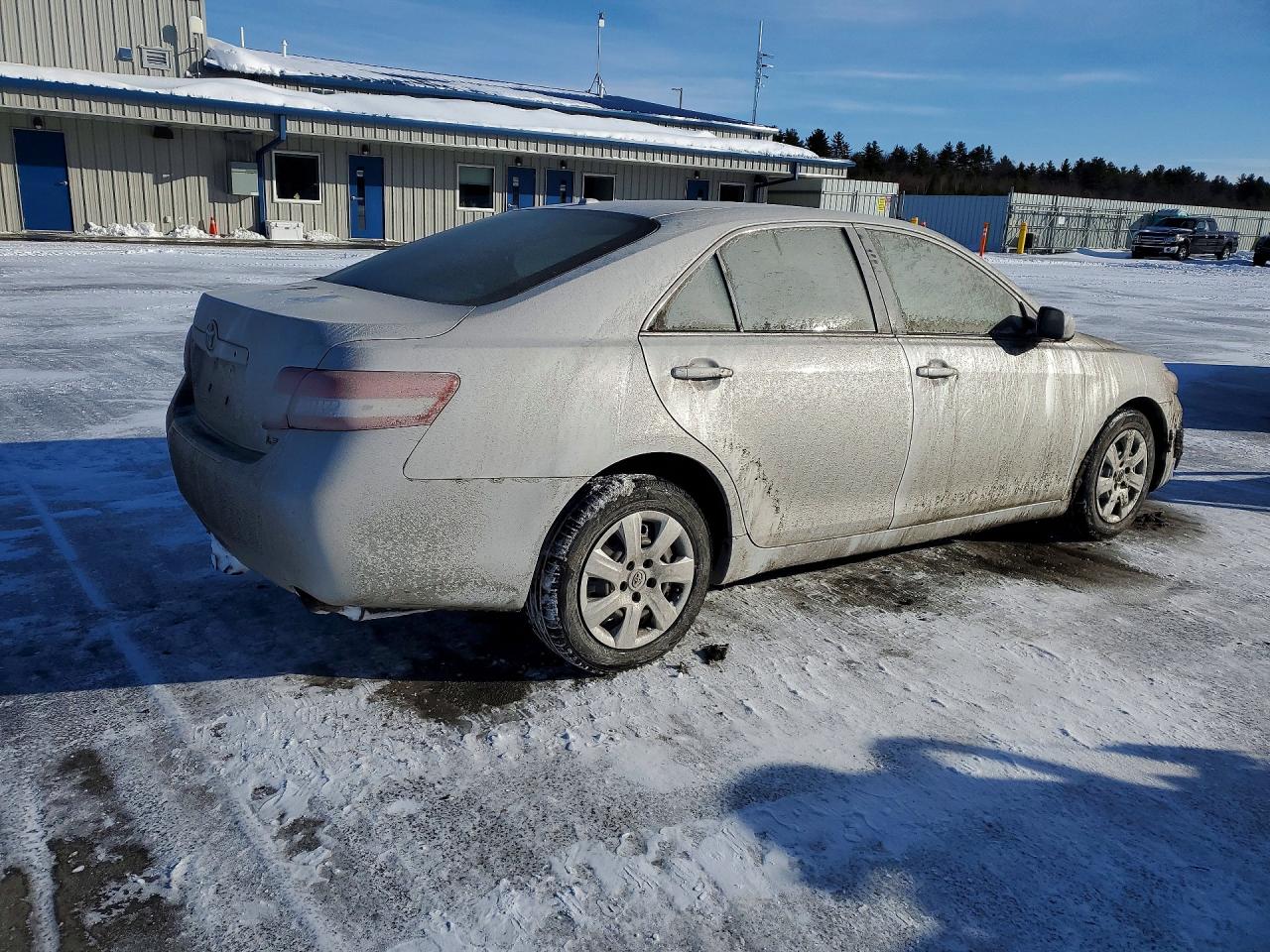 2011 TOYOTA CAMRY BASE photo 3