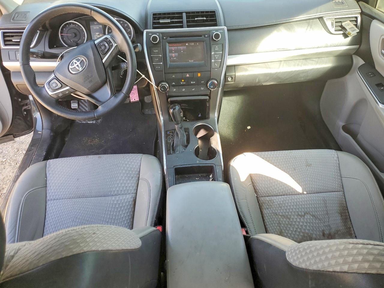 2015 TOYOTA CAMRY LE photo 22