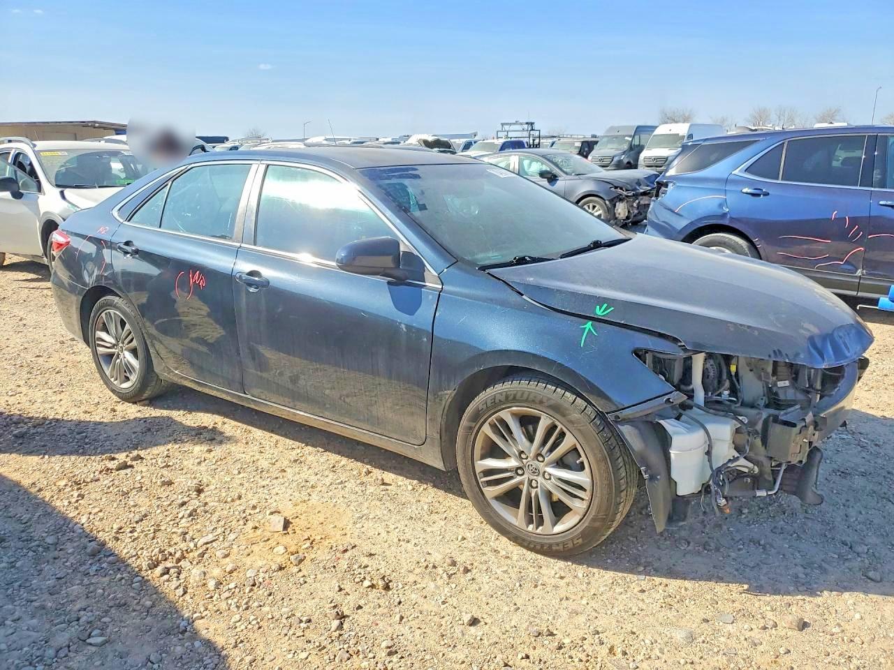 2015 TOYOTA CAMRY LE photo 10