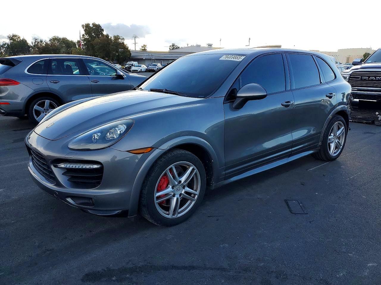 2013 PORSCHE CAYENNE