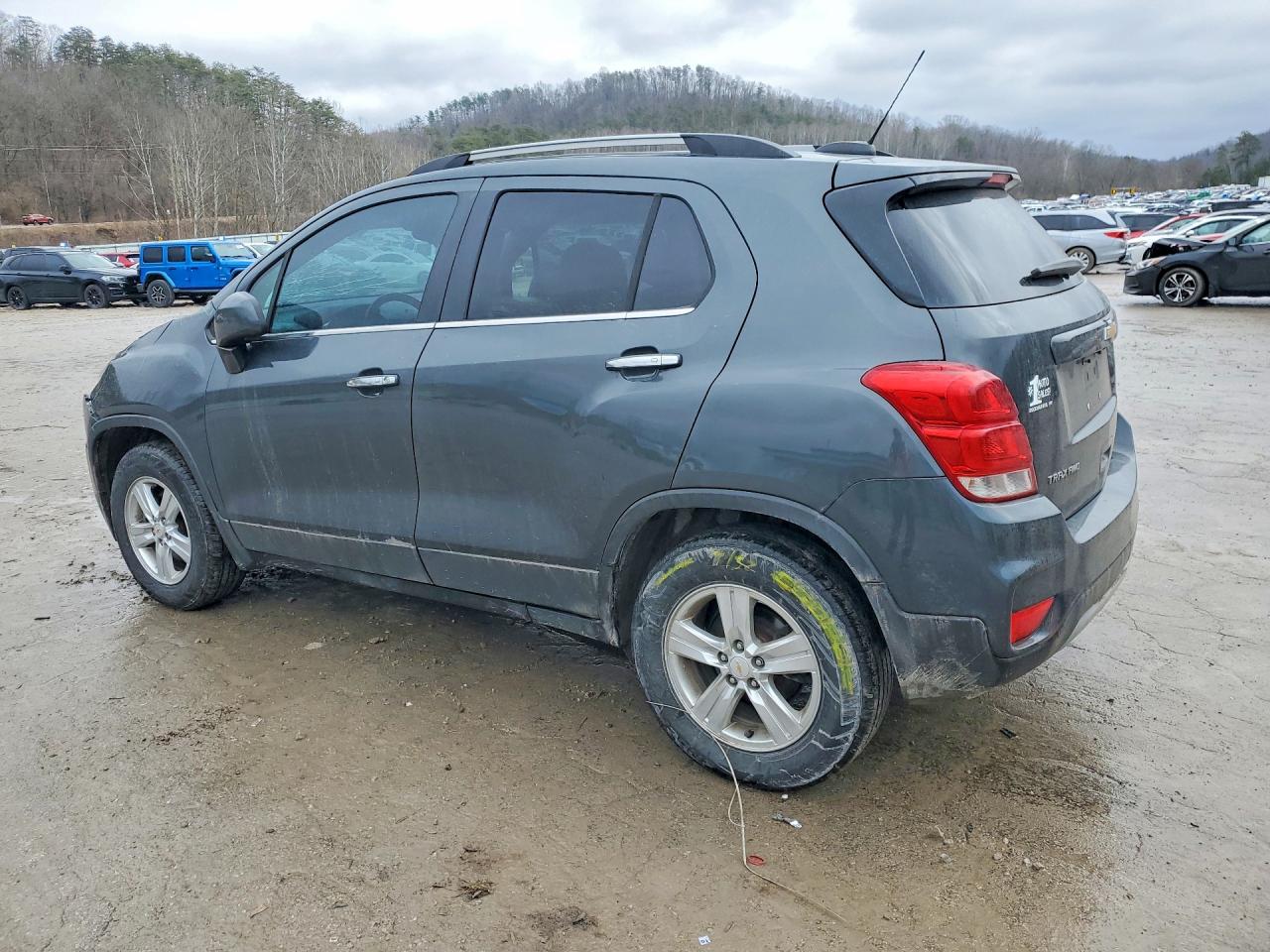 2018 CHEVROLET TRAX 1LT photo 3