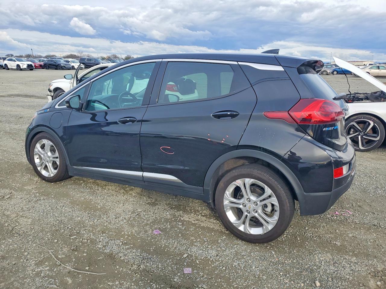 2018 CHEVROLET BOLT EV LT photo 2