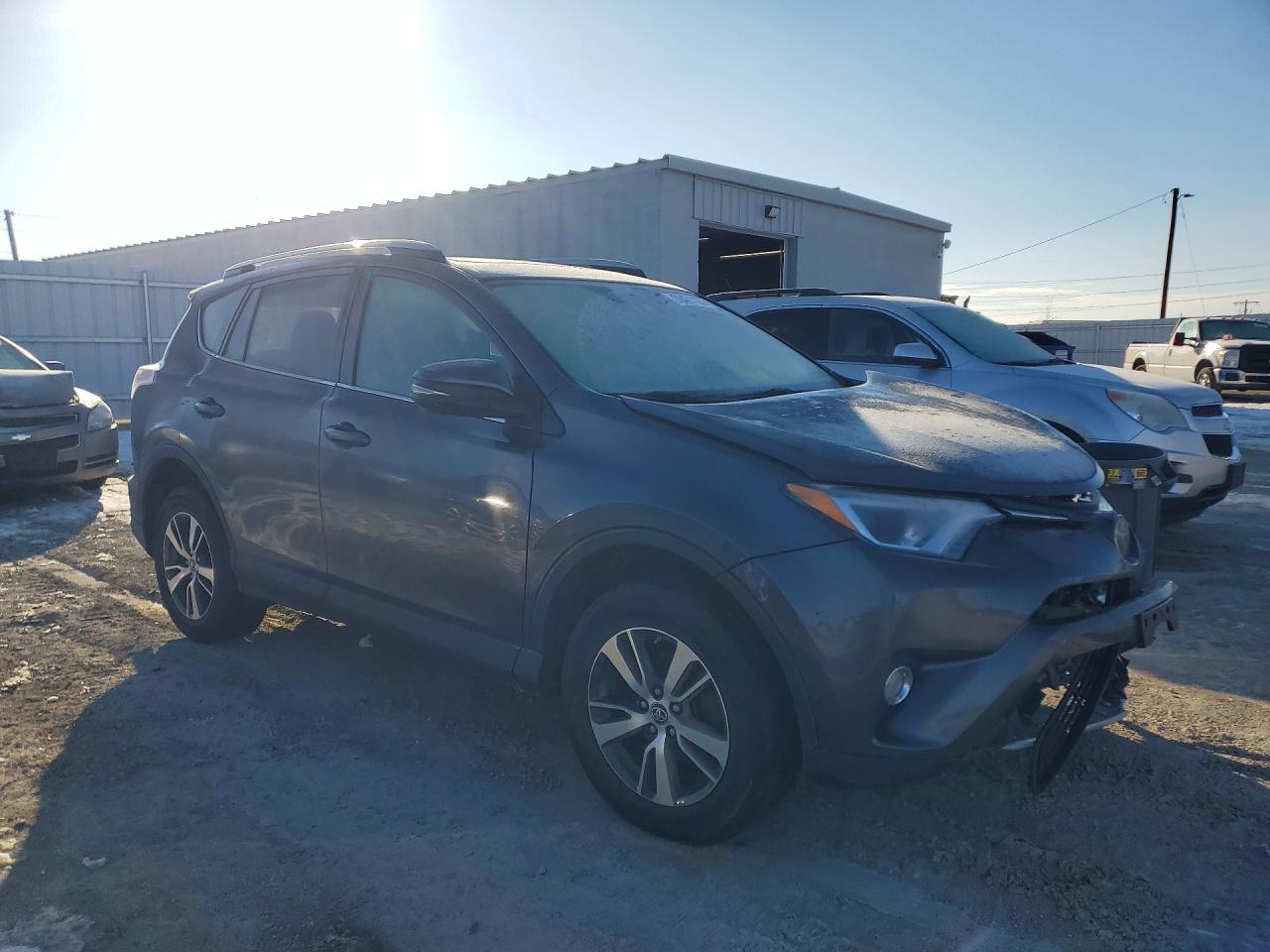 2017 TOYOTA RAV4 XLE photo 7