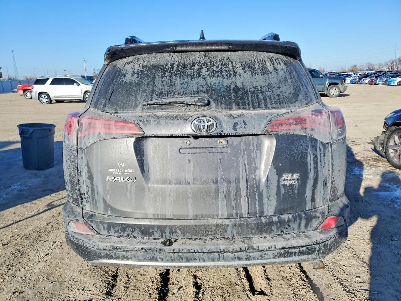 2017 TOYOTA RAV4 XLE photo 11