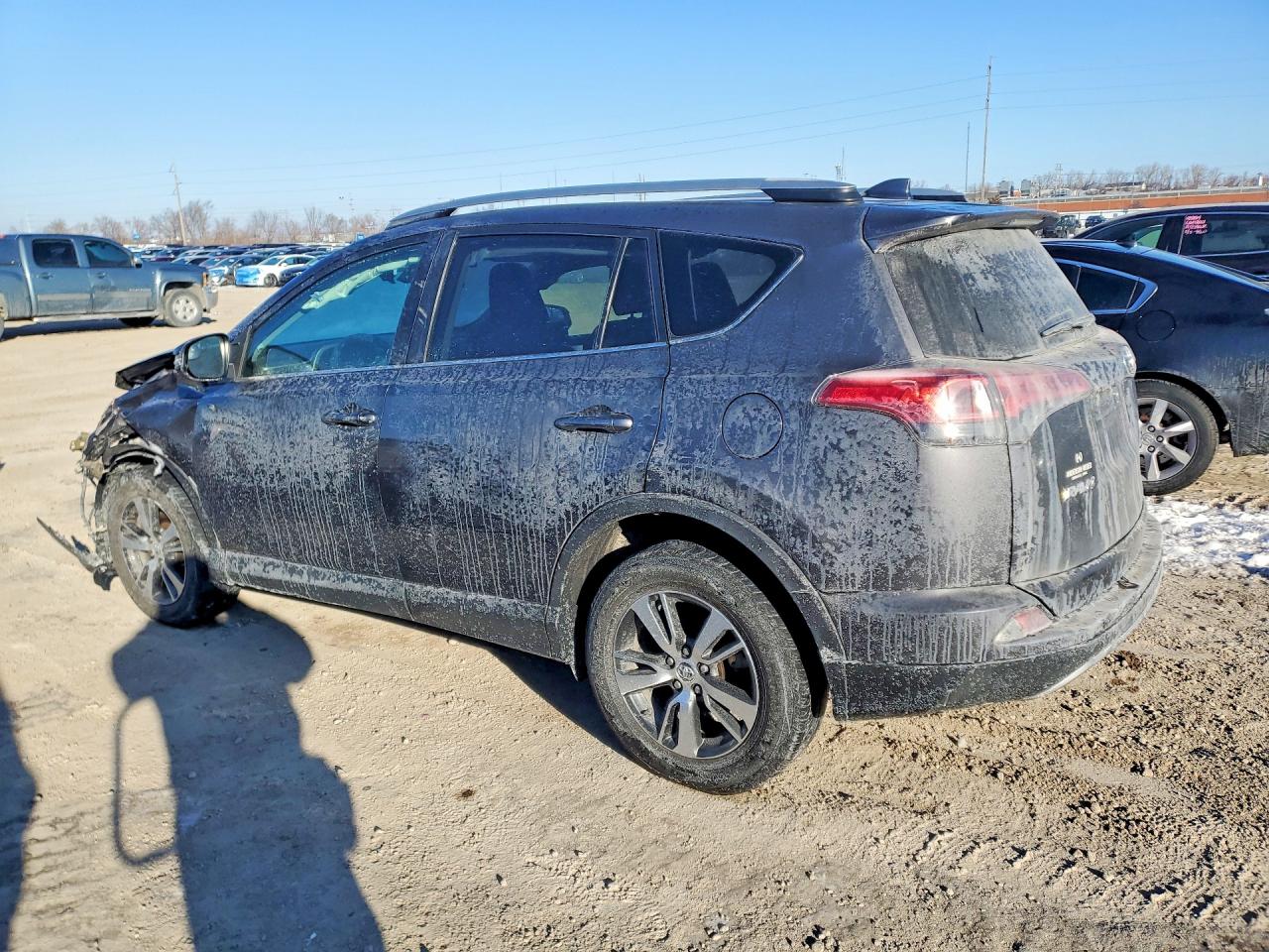 2017 TOYOTA RAV4 XLE photo 3
