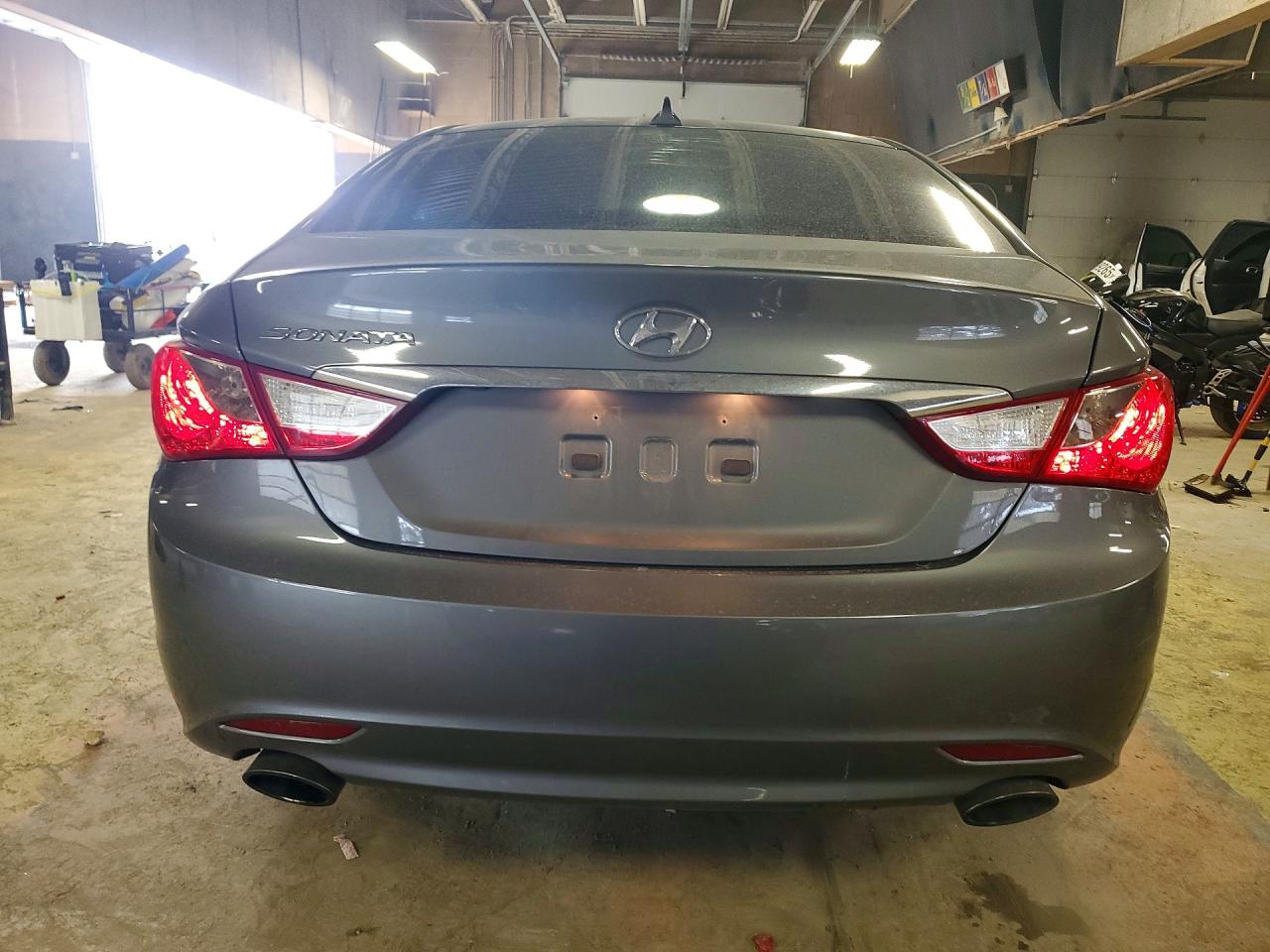 2012 HYUNDAI SONATA SE photo 11