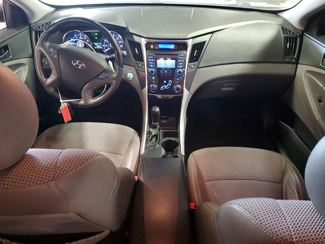 2012 HYUNDAI SONATA SE photo 15