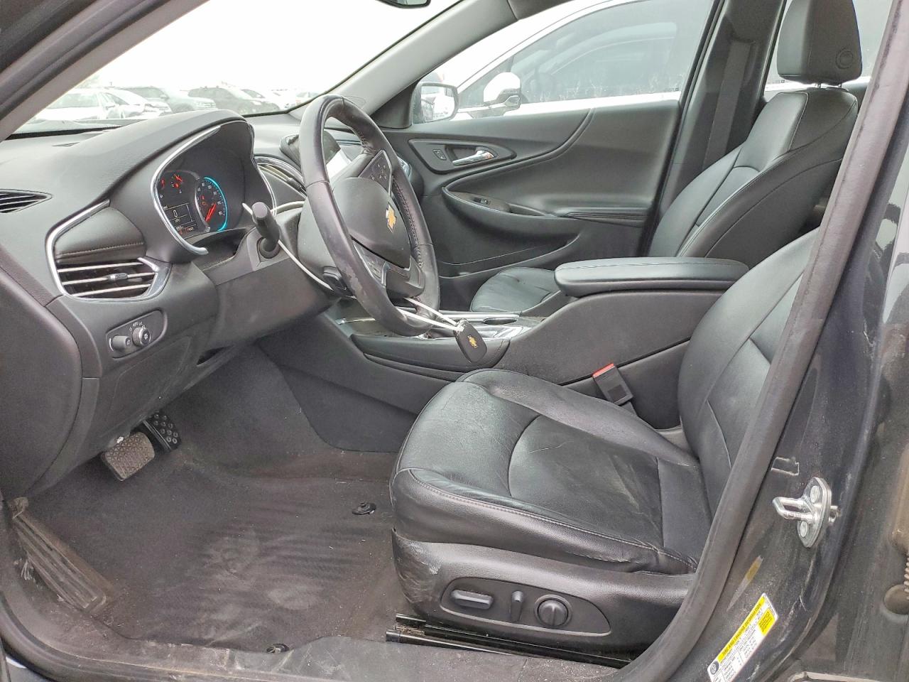 2017 CHEVROLET MALIBU LT photo 14