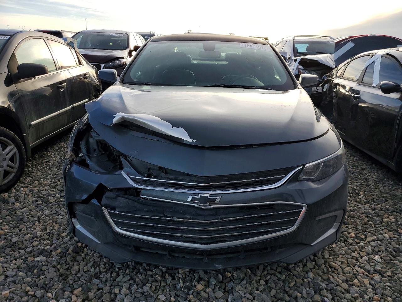 2017 CHEVROLET MALIBU LT photo 9
