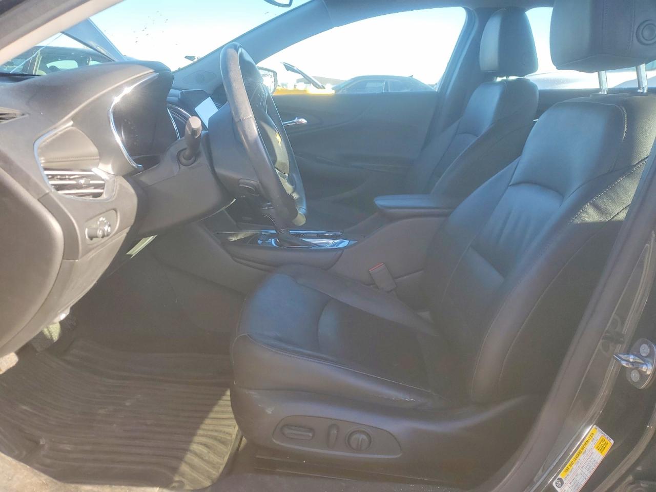 2017 CHEVROLET MALIBU LT photo 13