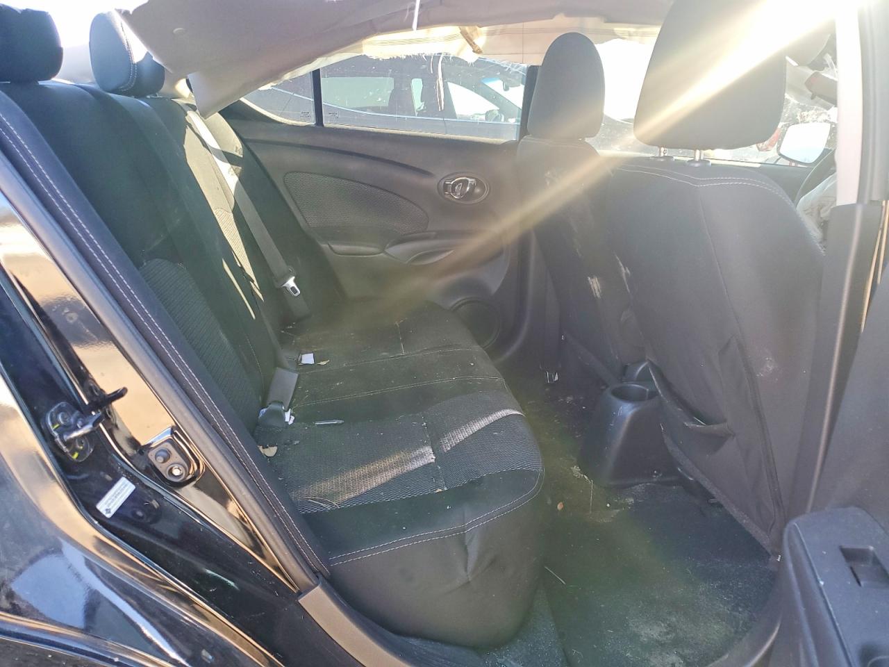 2019 NISSAN VERSA S photo 10
