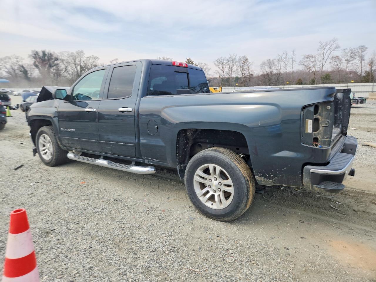 2017 CHEVROLET SILVERADO C1500 LT photo 4