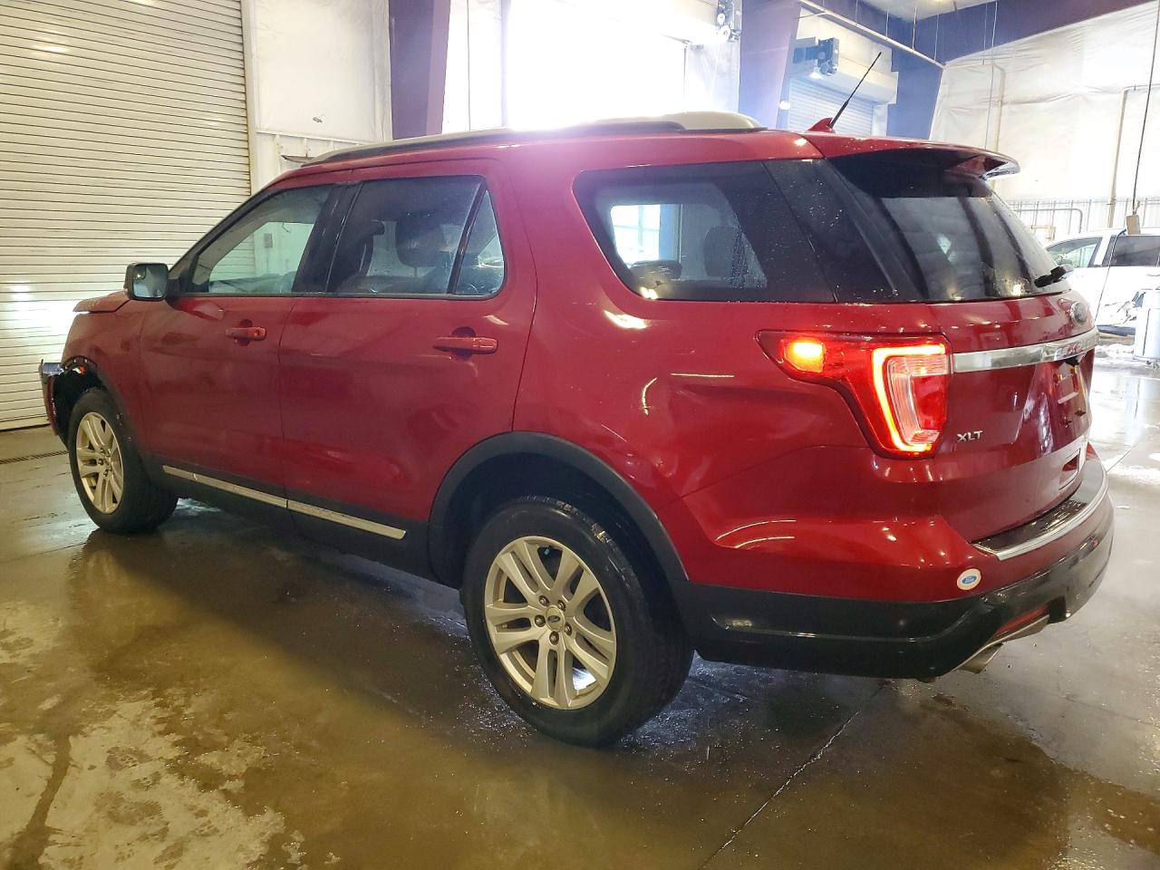 2018 FORD EXPLORER XLT photo 3