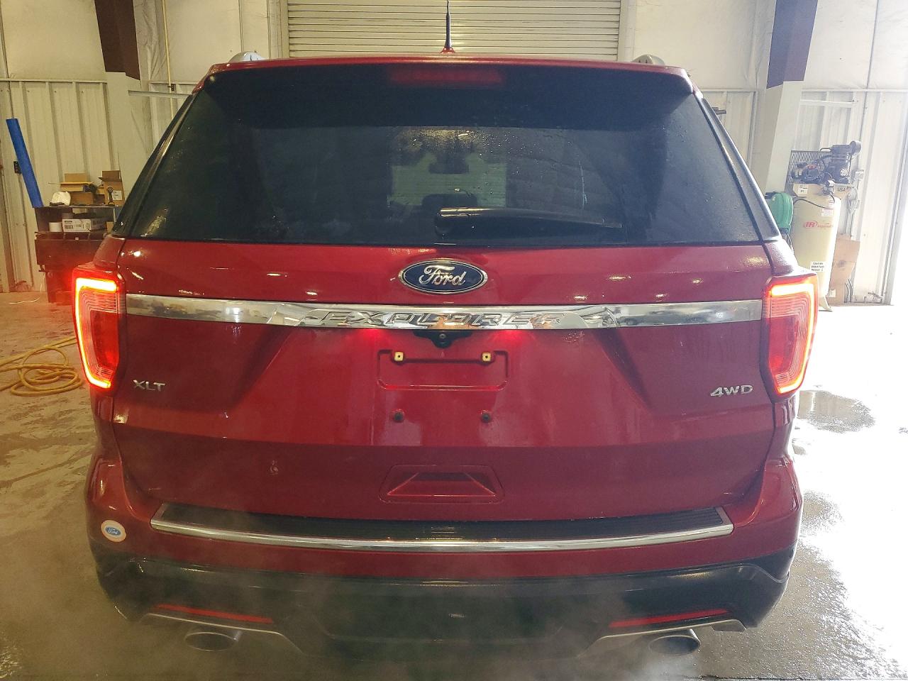 2018 FORD EXPLORER XLT photo 11