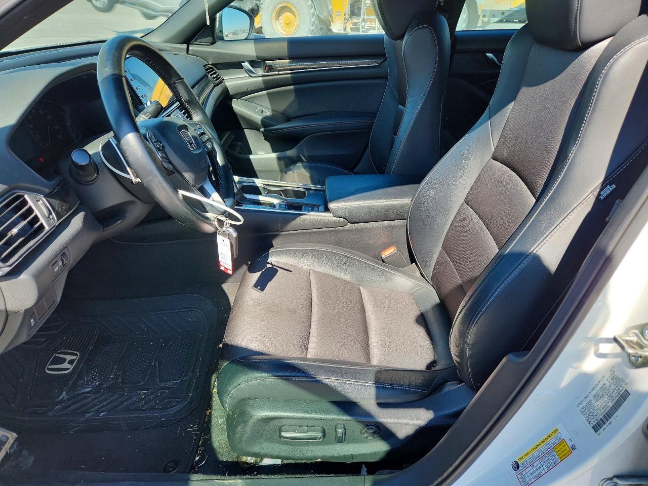 2018 HONDA ACCORD SPORT photo 19