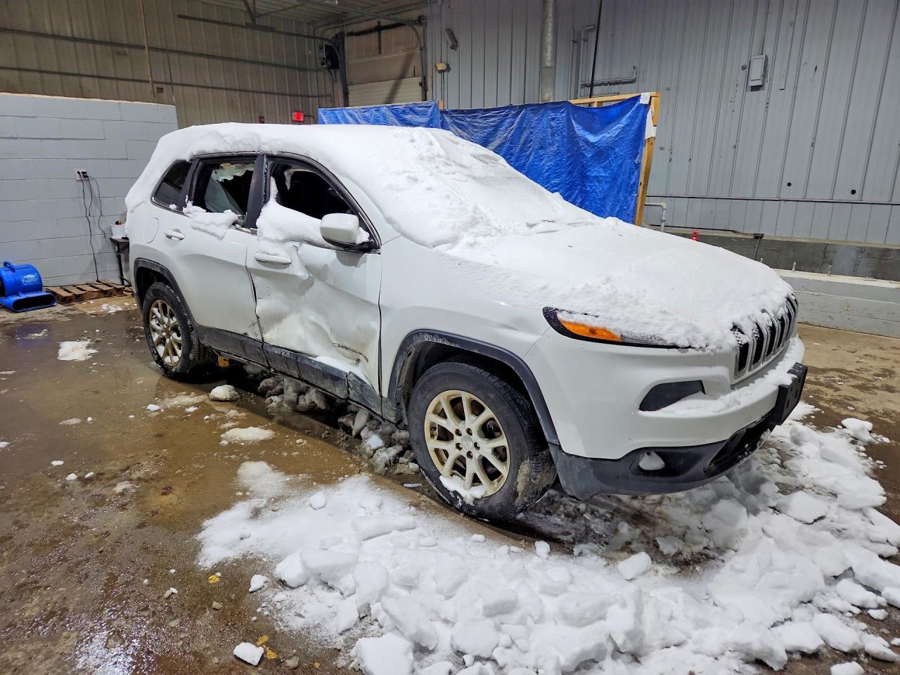 2016 JEEP CHEROKEE LATITUDE photo 4