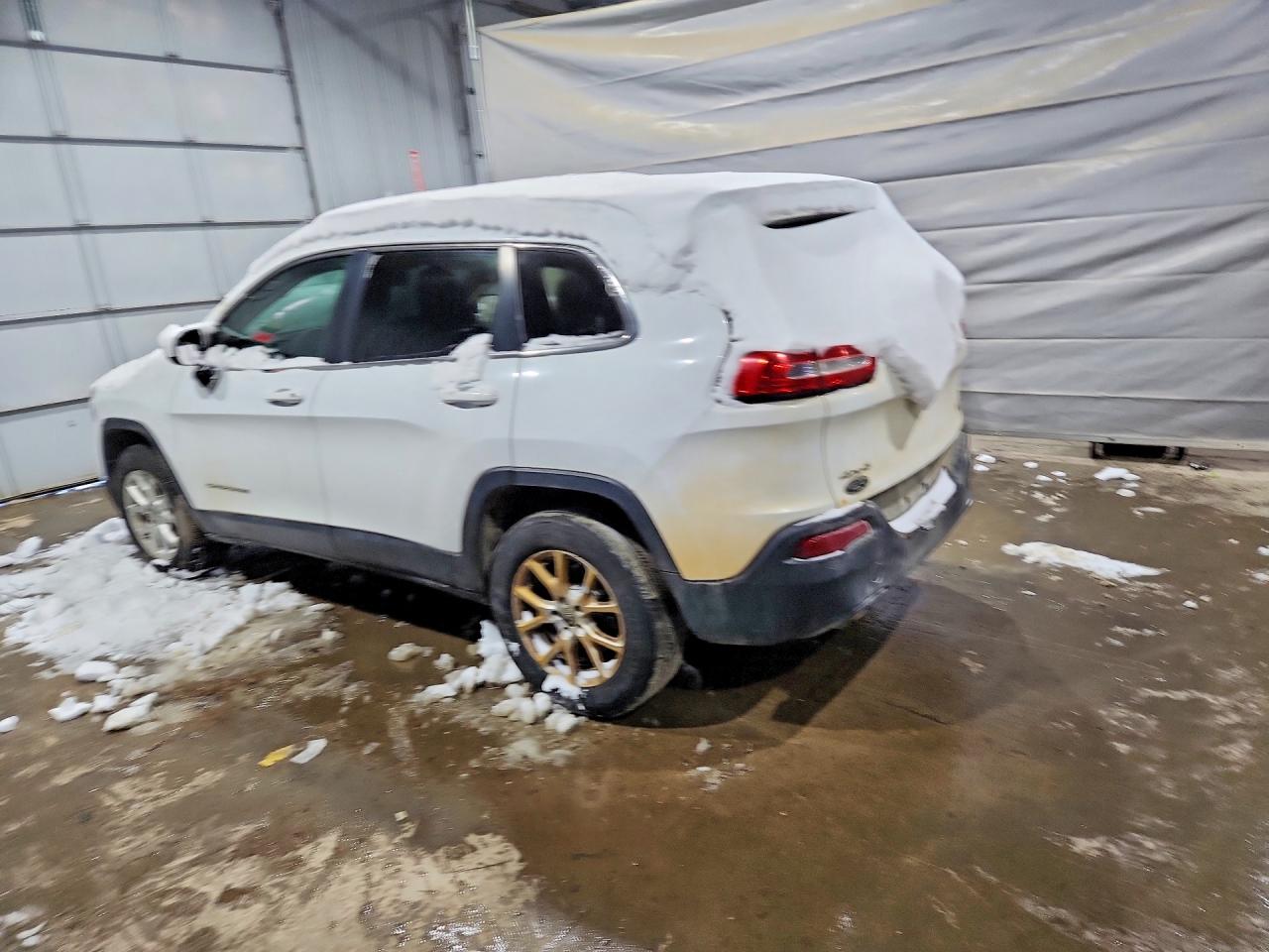 2016 JEEP CHEROKEE LATITUDE photo 2