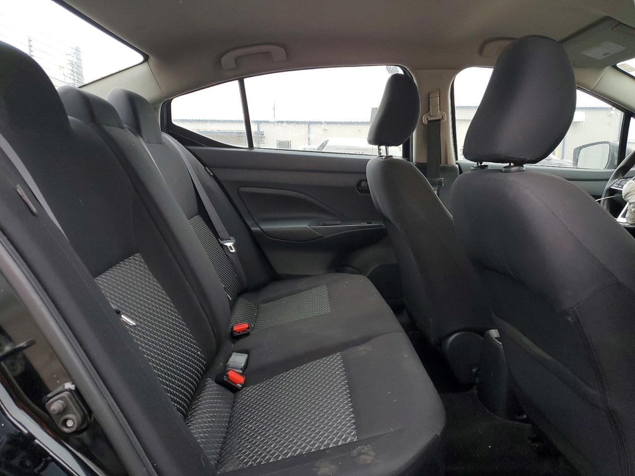 2021 NISSAN VERSA S photo 19