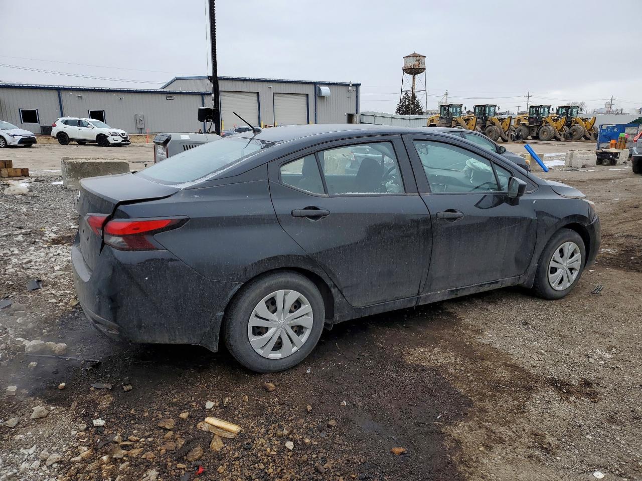 2021 NISSAN VERSA S photo 5