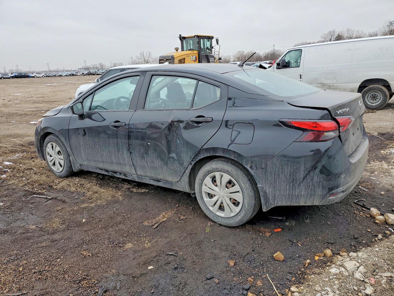 2021 NISSAN VERSA S photo 3