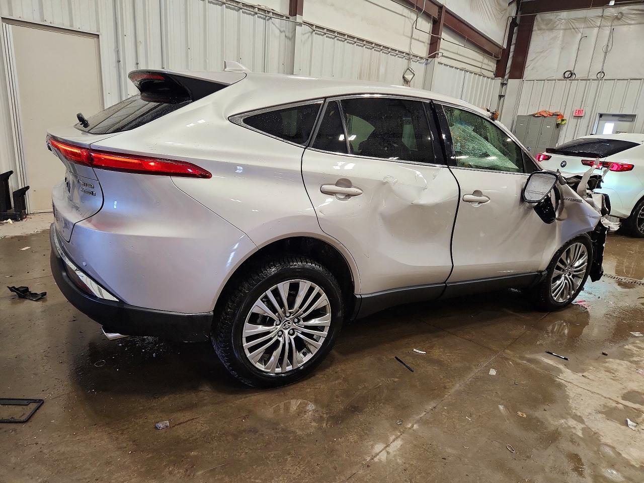 2021 TOYOTA VENZA LIMITED photo 3