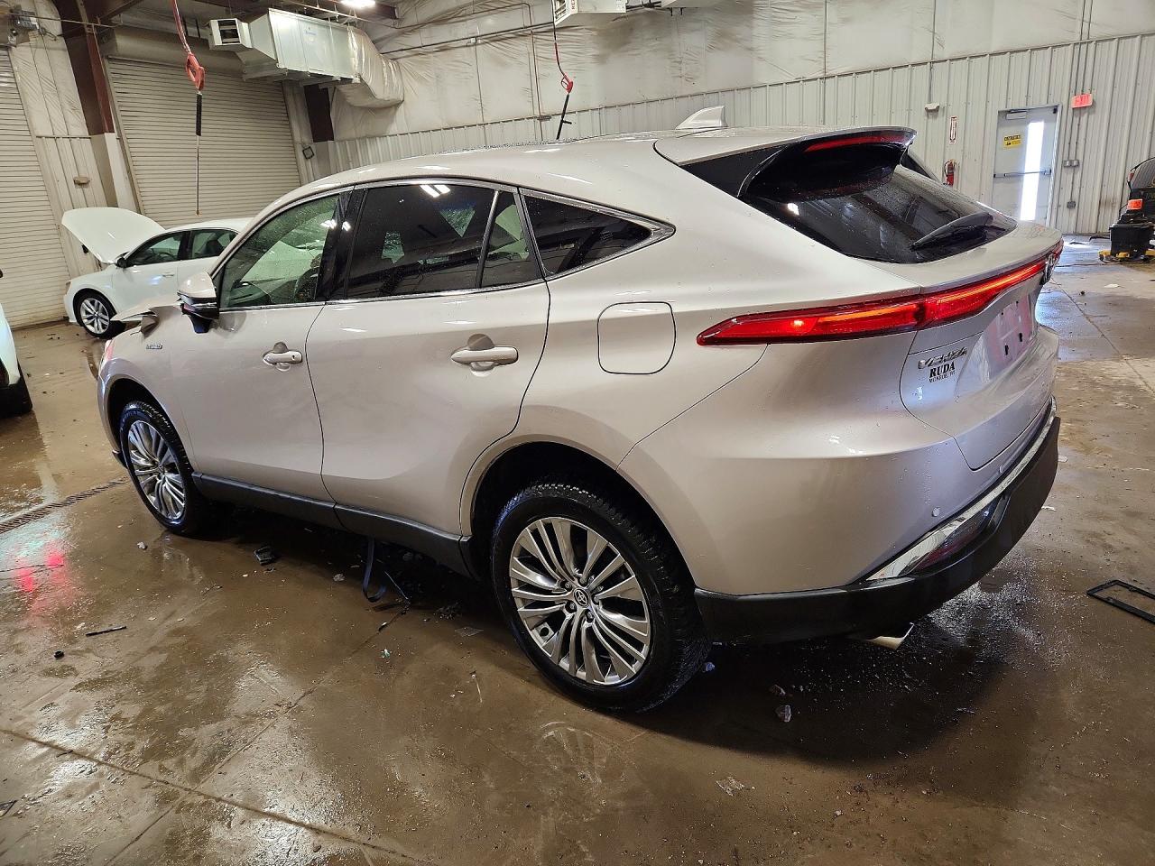 2021 TOYOTA VENZA LIMITED photo 2