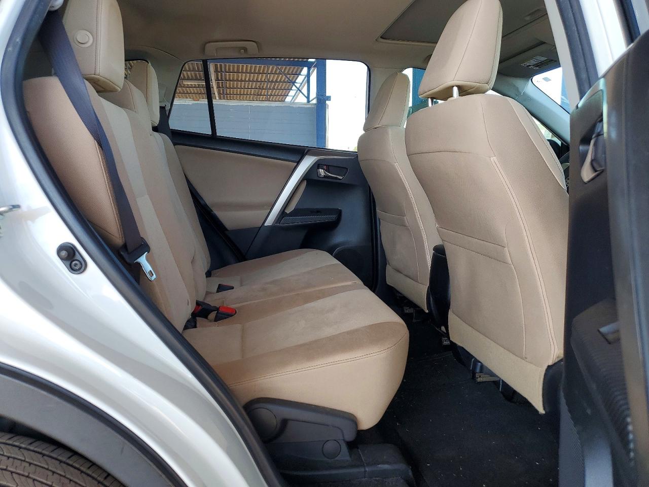 2015 TOYOTA RAV4 XLE photo 11
