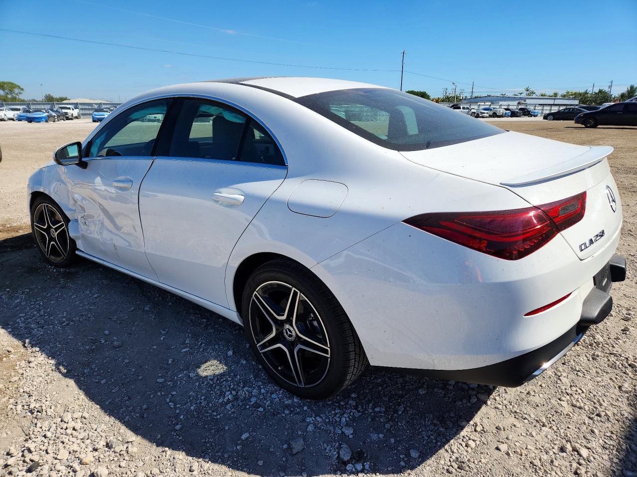 2026 MERCEDES-BENZ CLA 250 photo 4