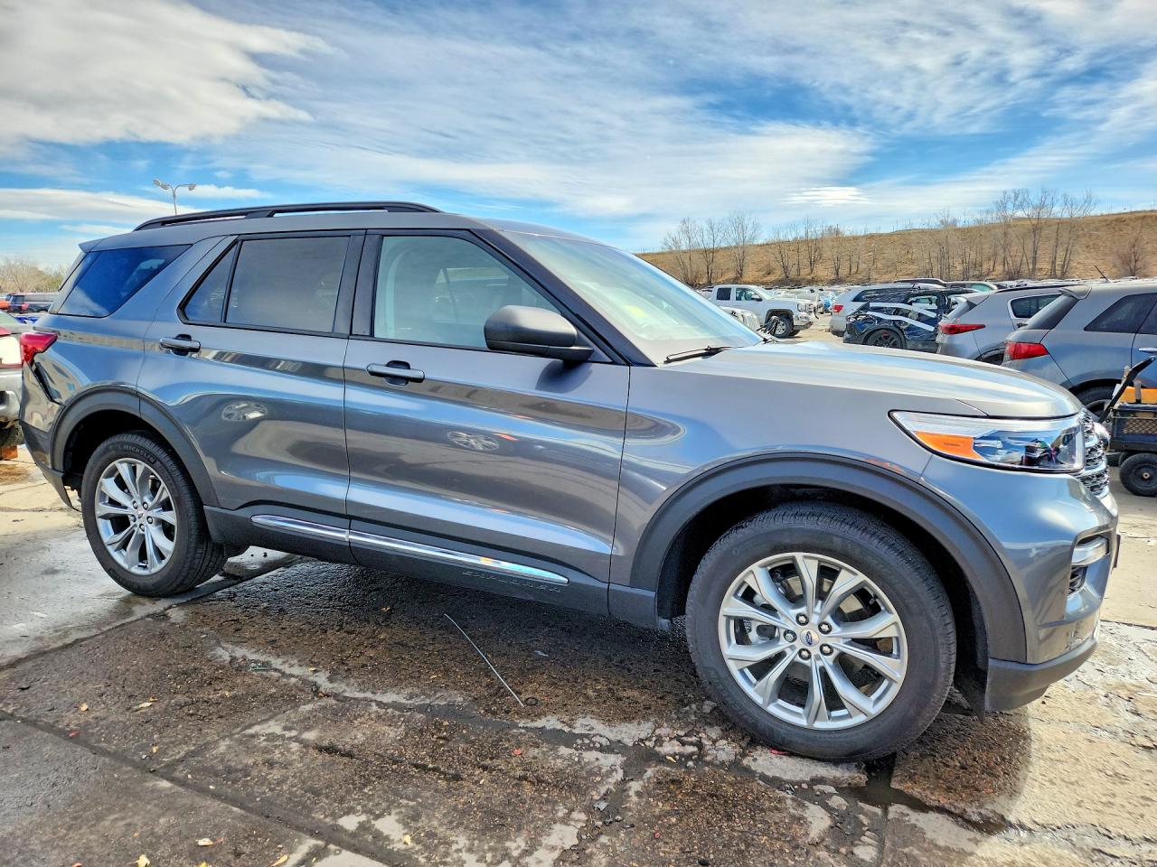 2023 FORD EXPLORER XLT photo 4