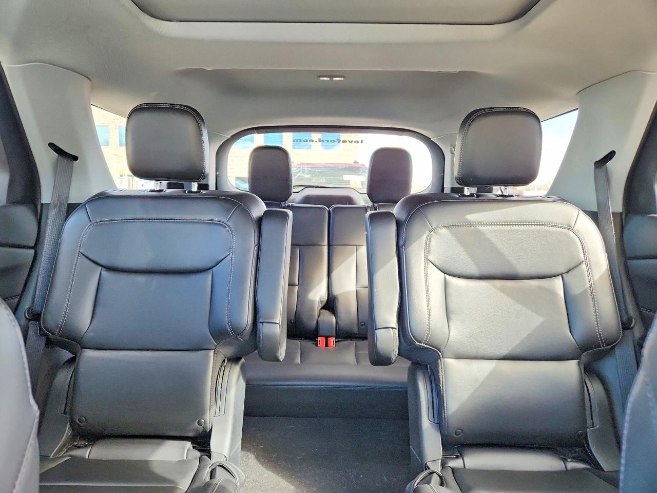2023 FORD EXPLORER XLT photo 10