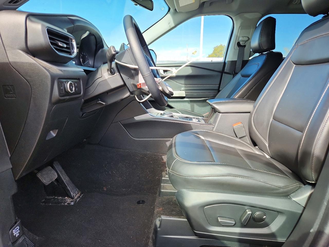 2023 FORD EXPLORER XLT photo 7