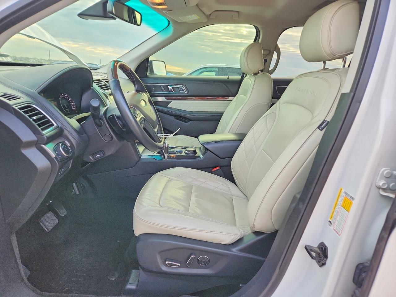2017 FORD EXPLORER PLATINUM photo 7
