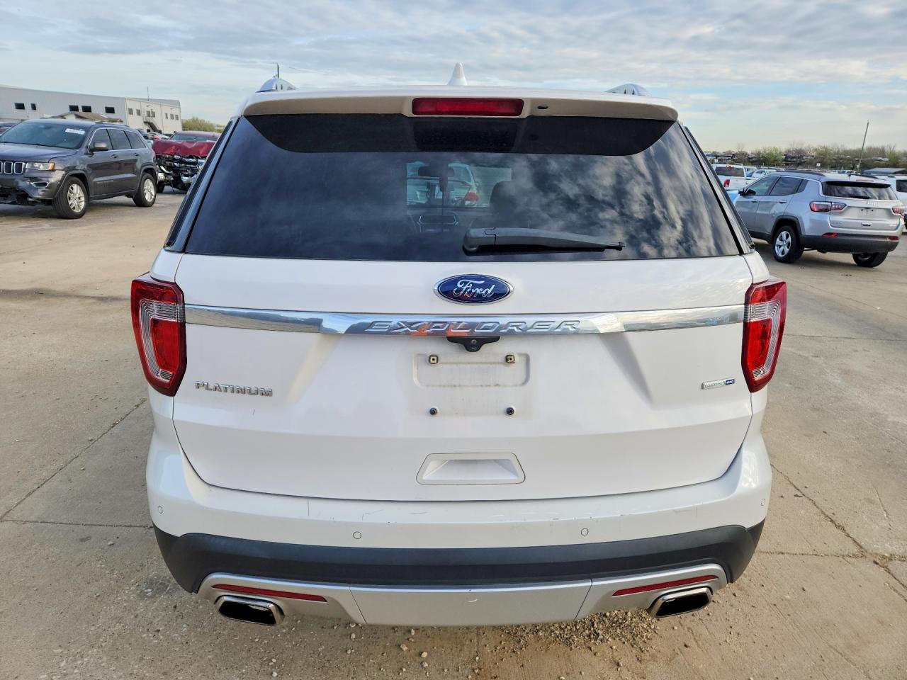 2017 FORD EXPLORER PLATINUM photo 6