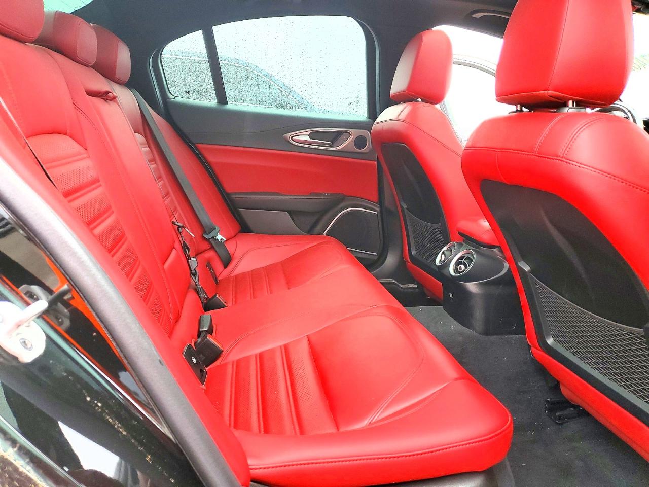 2020 ALFA ROMEO GIULIA TI photo 28