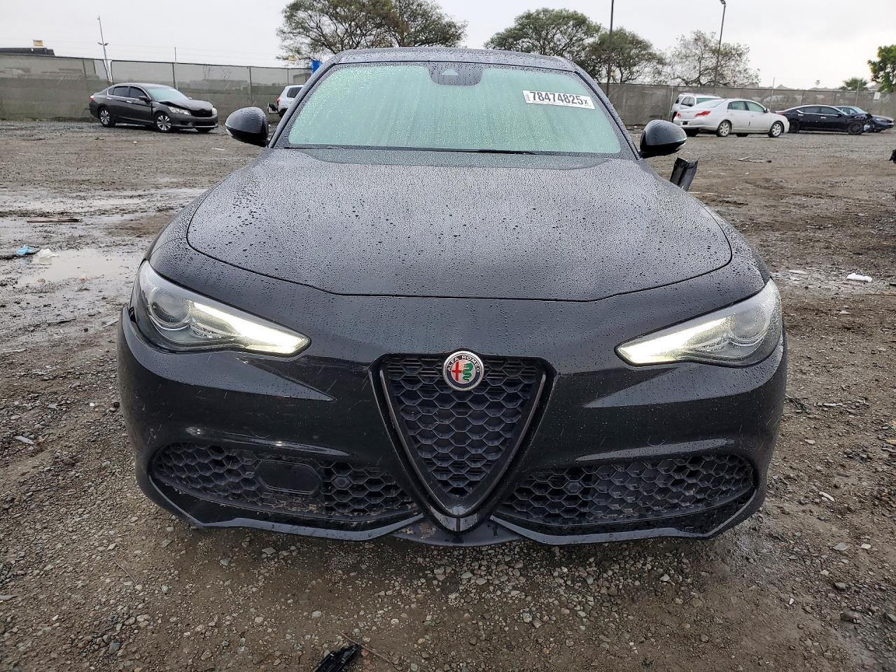 2020 ALFA ROMEO GIULIA TI photo 13