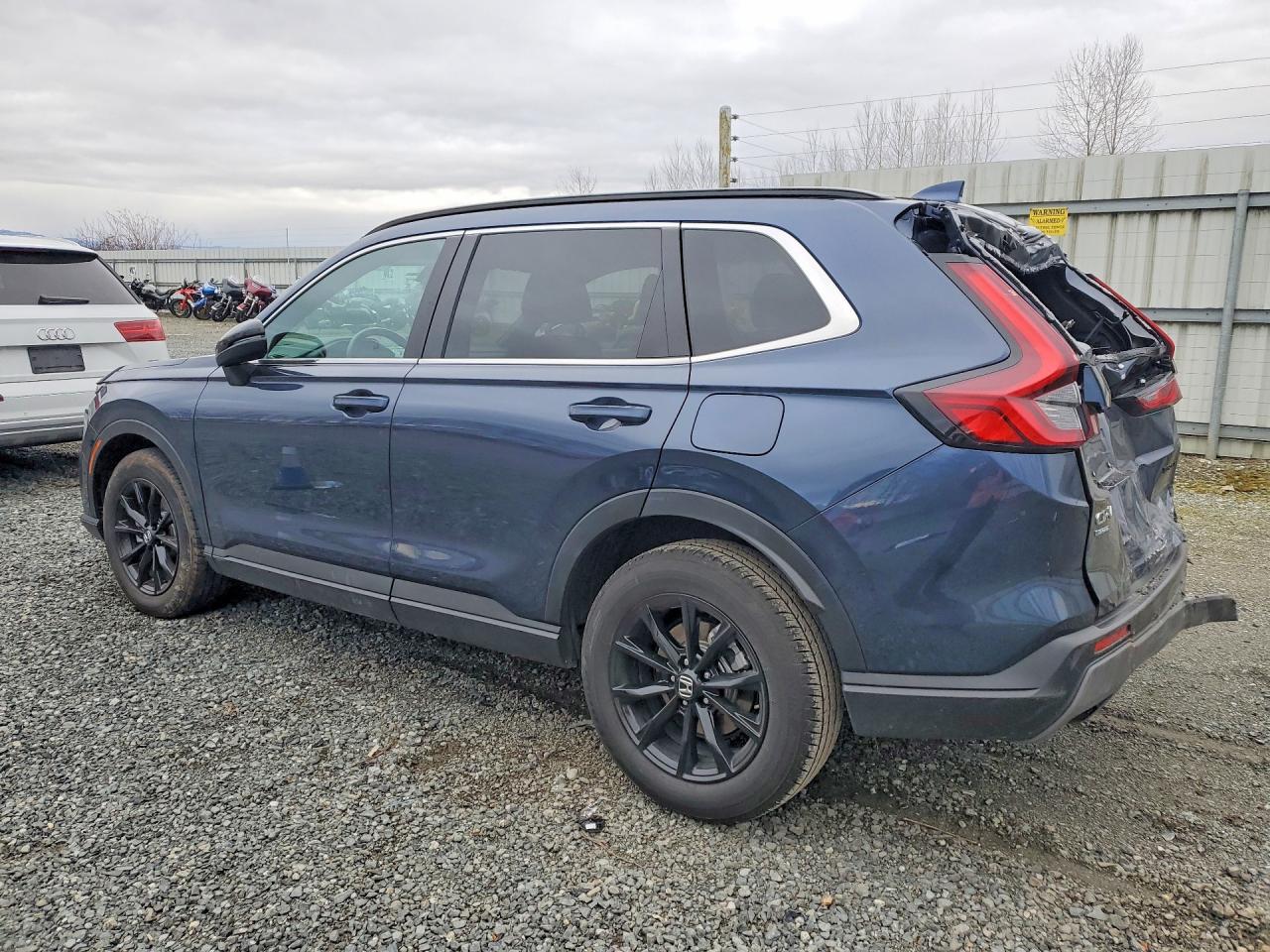 2025 HONDA CR-V SPORT photo 3
