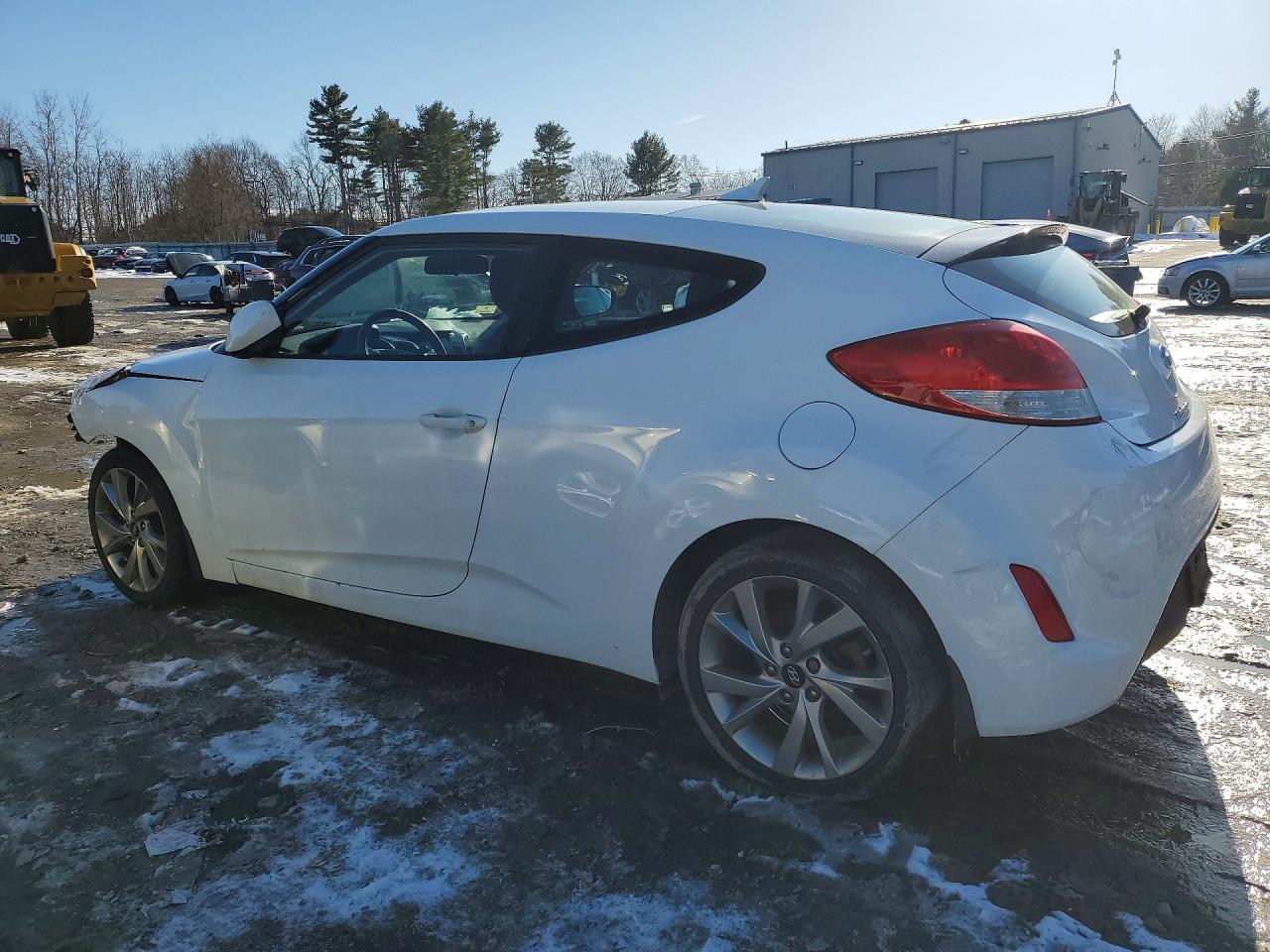 2017 HYUNDAI VELOSTER BASE photo 2