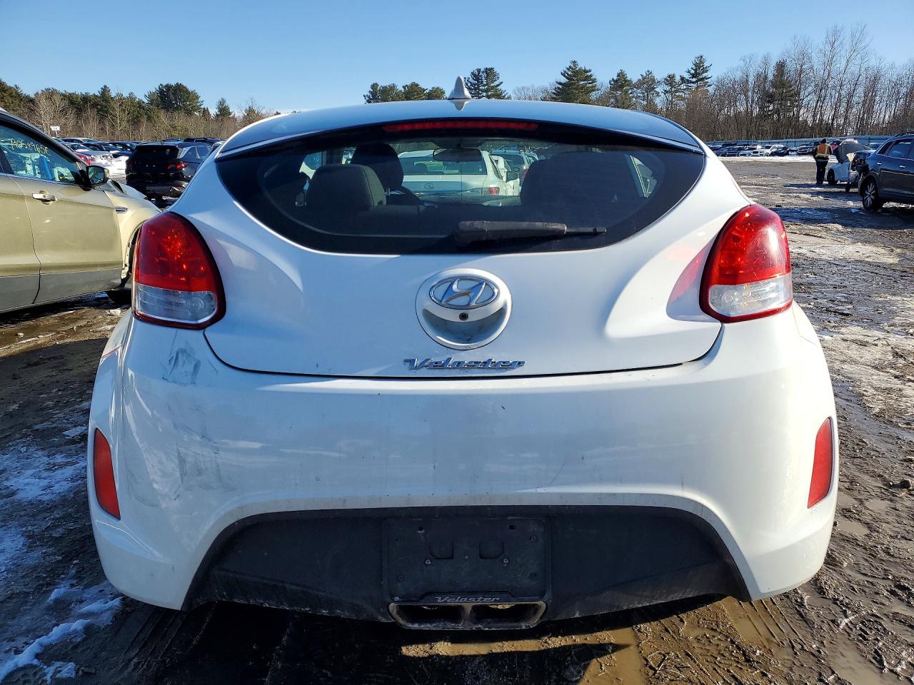2017 HYUNDAI VELOSTER BASE photo 6