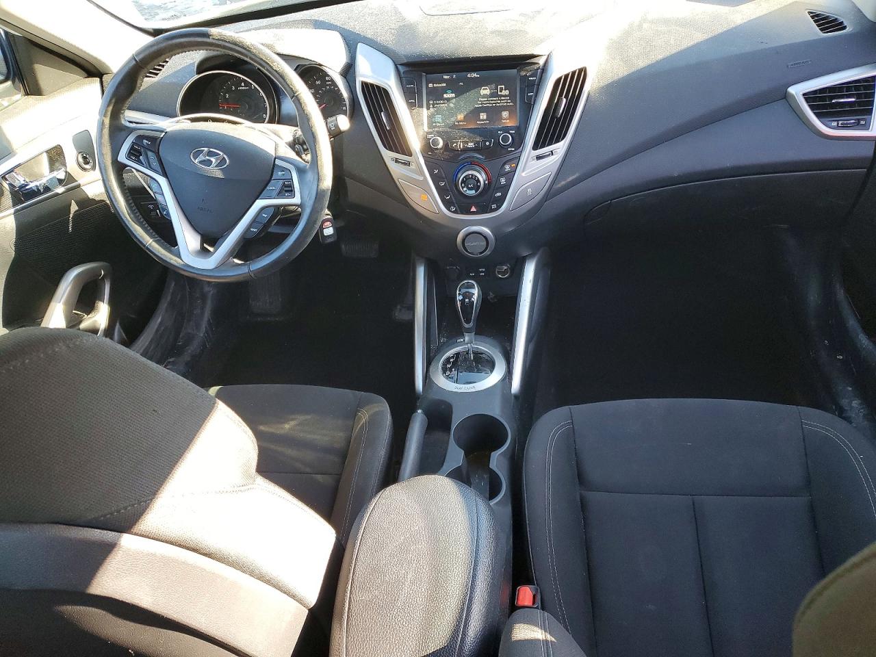 2017 HYUNDAI VELOSTER BASE photo 8