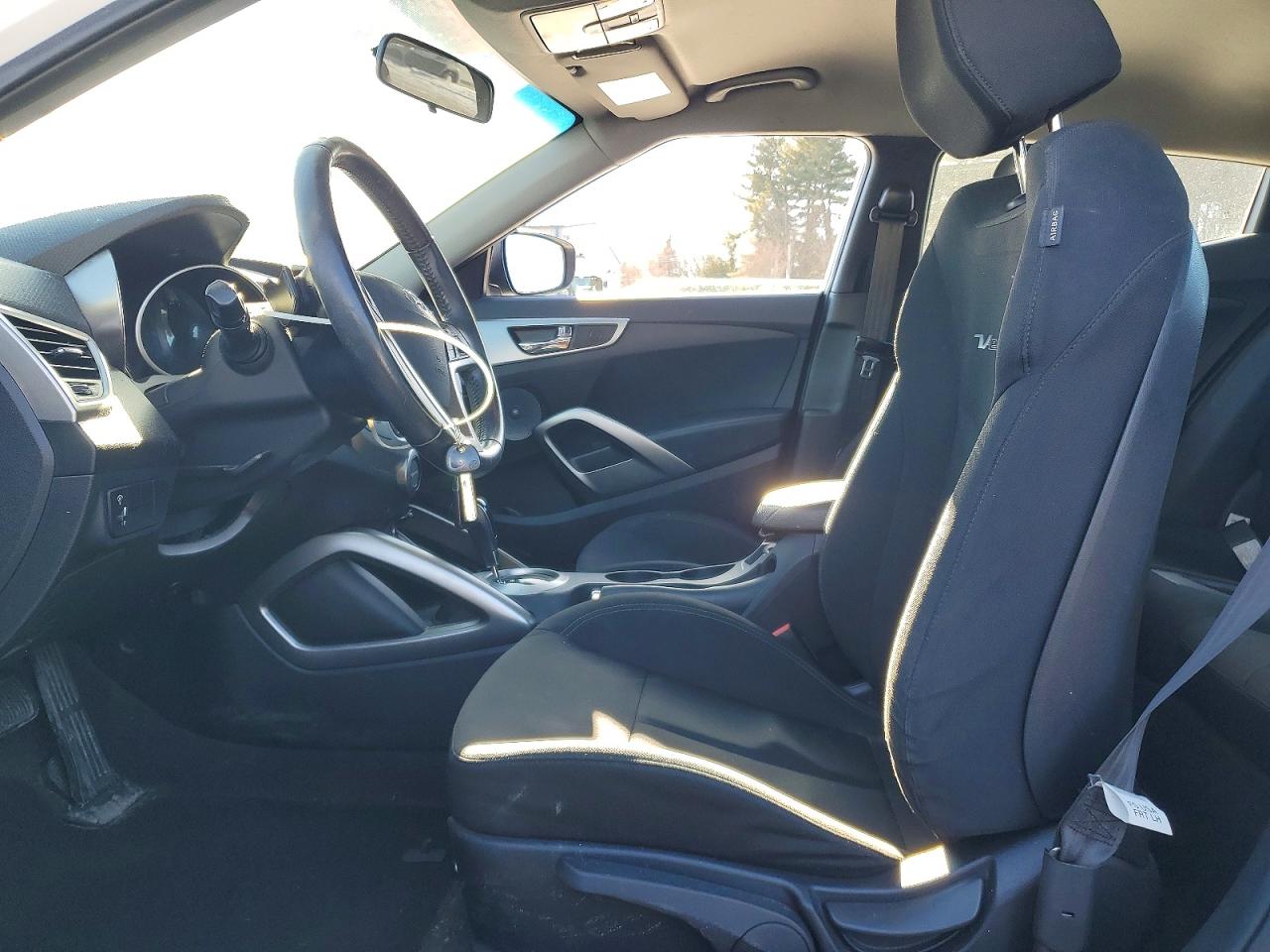 2017 HYUNDAI VELOSTER BASE photo 7
