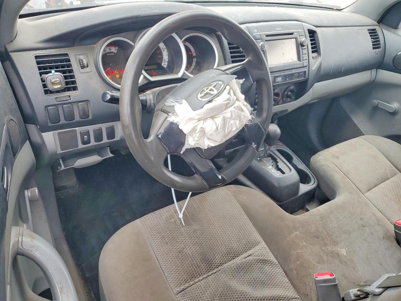 2013 TOYOTA TACOMA BASE photo 8