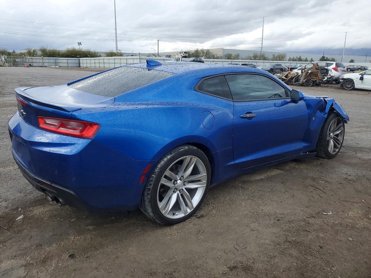2016 CHEVROLET CAMARO LT photo 3