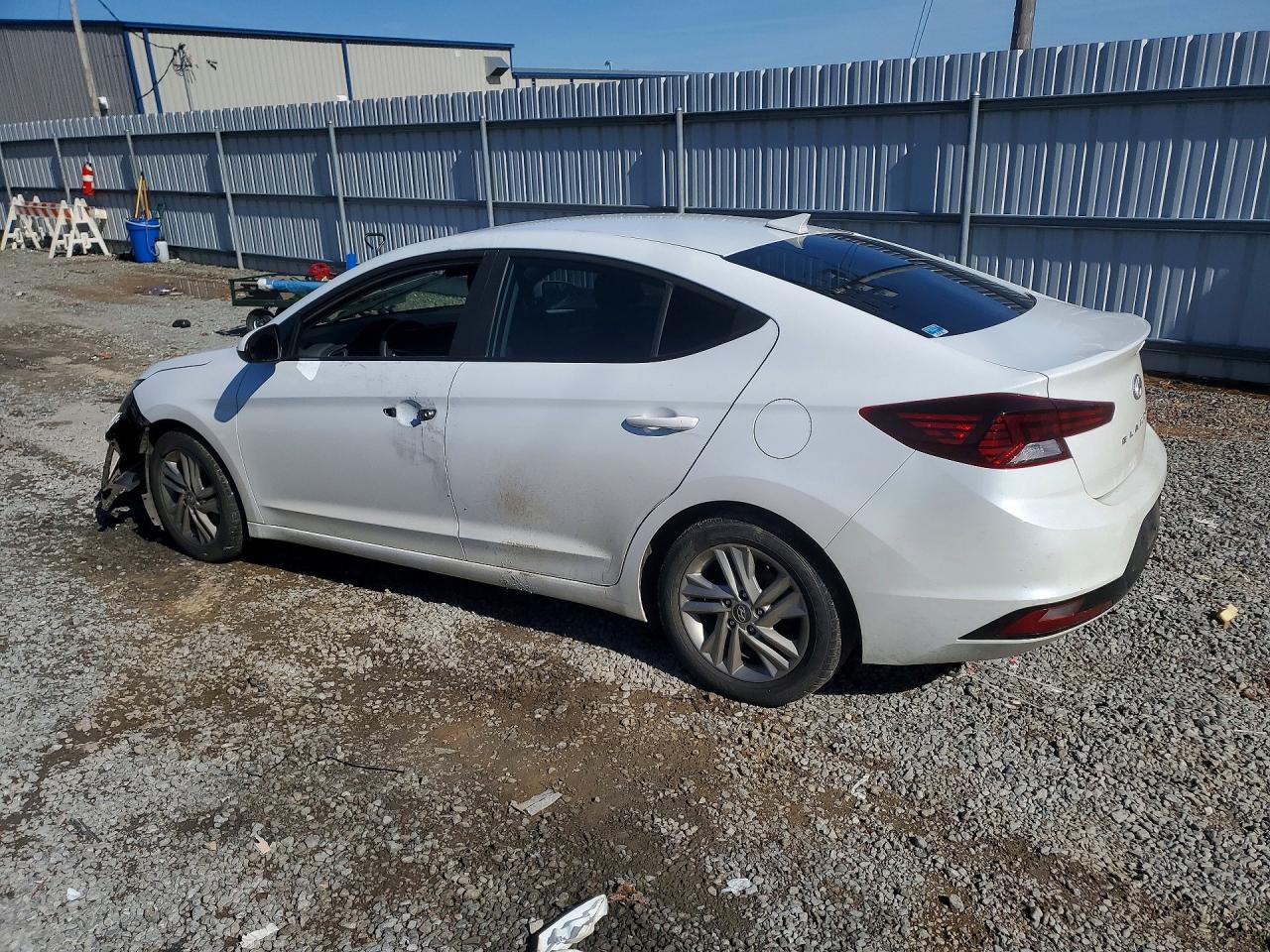 2019 HYUNDAI ELANTRA SEL photo 2